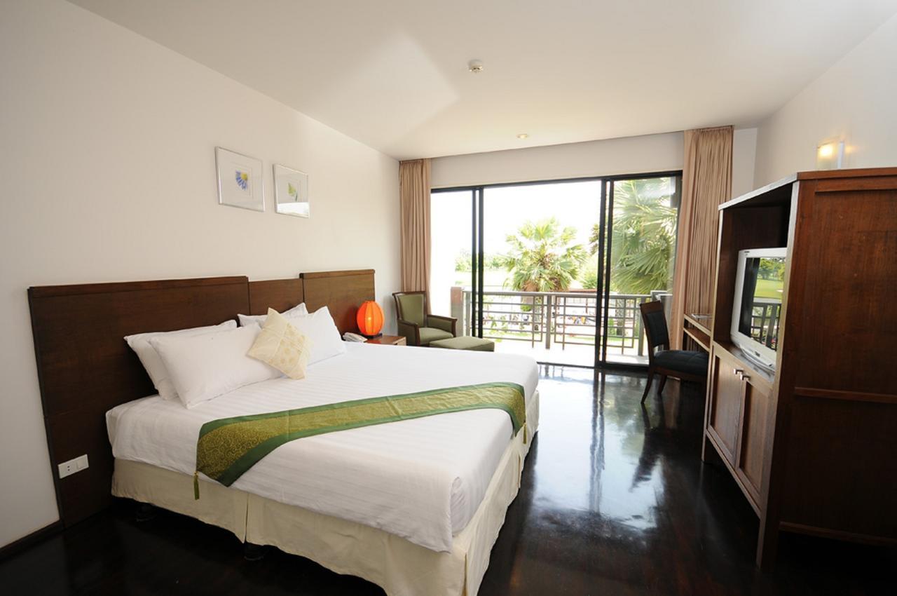 Suwan Golf & Country Club Guest House Nakhon Chai Si ภายนอก รูปภาพ