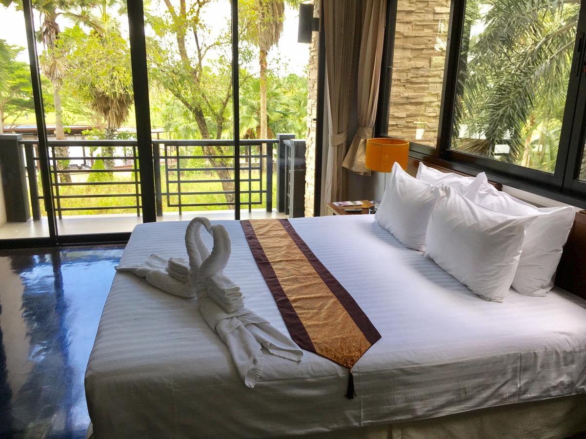 Suwan Golf & Country Club Guest House Nakhon Chai Si ภายนอก รูปภาพ